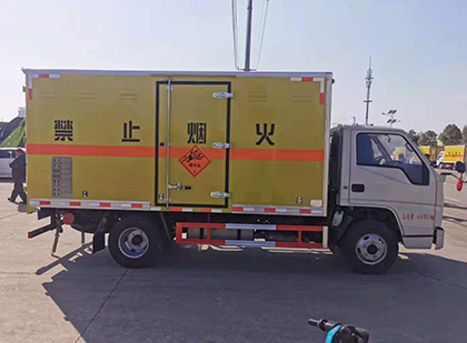 渝北爆破器材运输车技术升级与安全合规新趋势